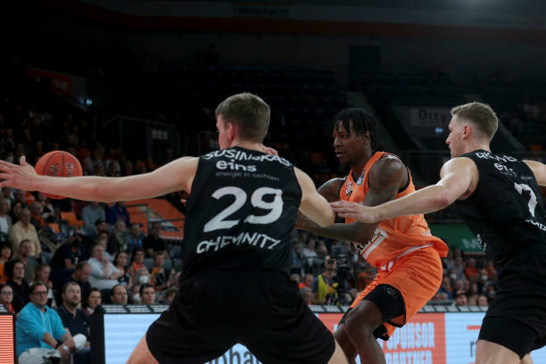 守球员转身 守球员转身